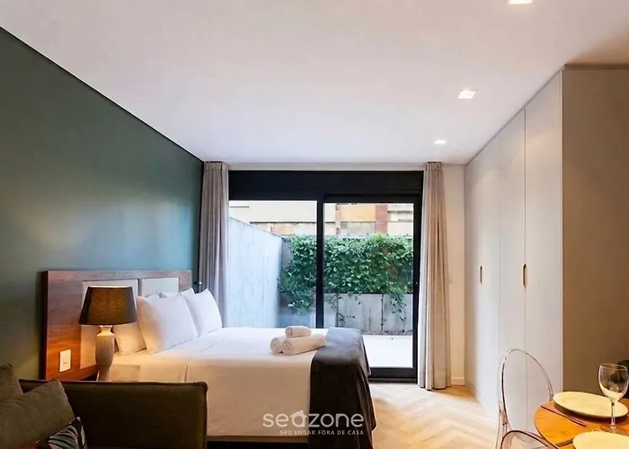 Apartamento Em Cond. C/ Piscina E Vista Cid. Mve0204 *