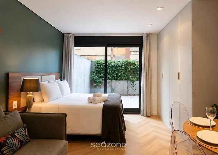 Apartamento Em Cond. C/ Piscina E Vista Cid. Mve0204 *